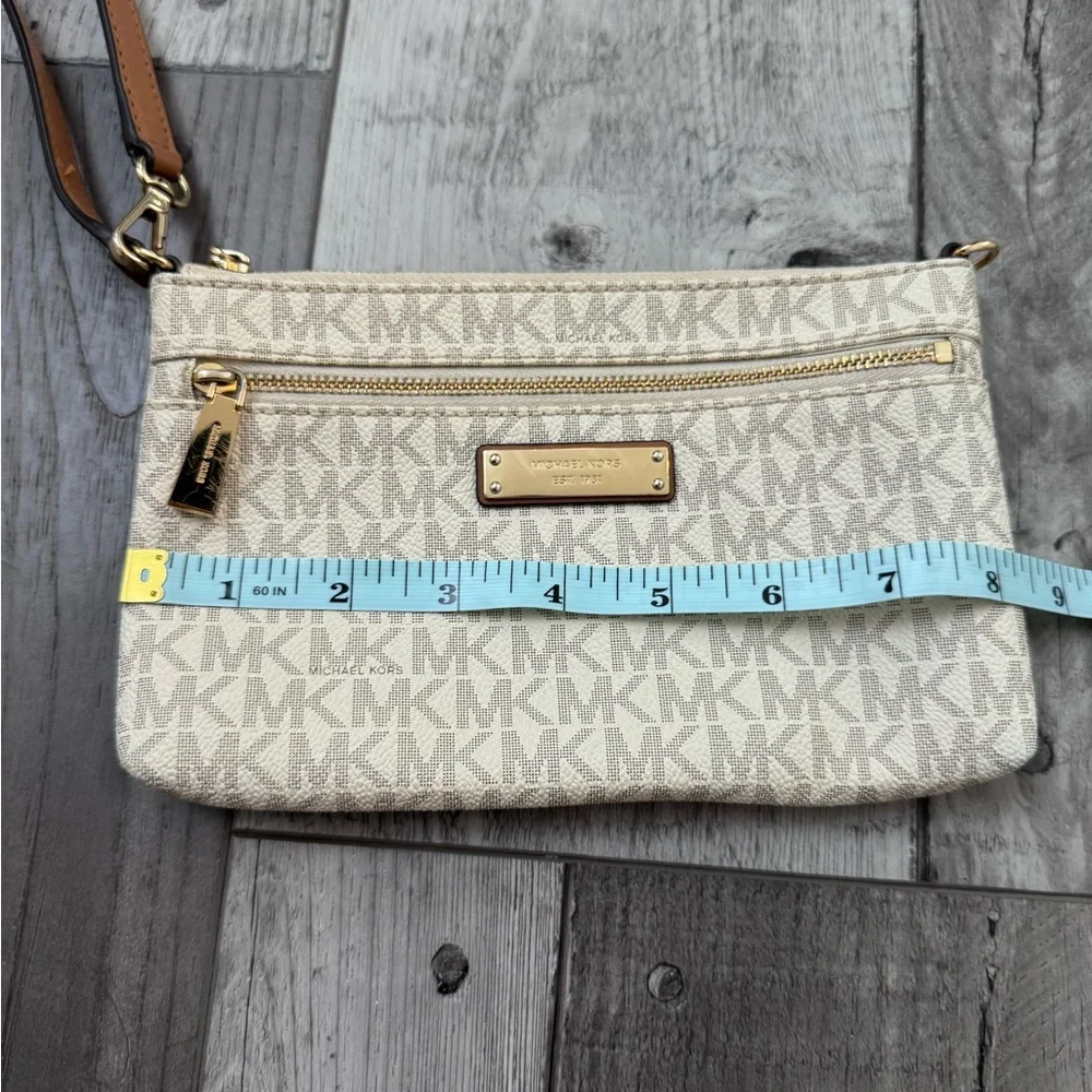 Michael Kors Wristlet White with Gold Hardware Purse Bag - Picture 2 of 7